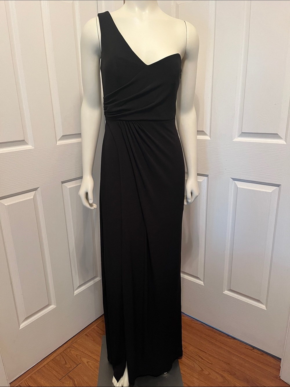 Laundry By Shelli Segal Black One-Shoulder Evening Gown